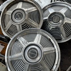 1965 mustangs hub caps