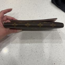 Louis Vuitton Authentic Emilie Wallet 