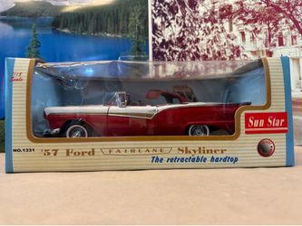 1:18 Scale 1957 Ford Fairlane Skyliner Hardtop Convertible. Diecast Car. New Unopened.