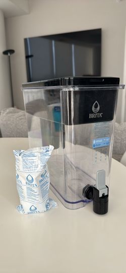 Brita UltraMax 27-Cup Water Filter Dispenser + 1 New Filter