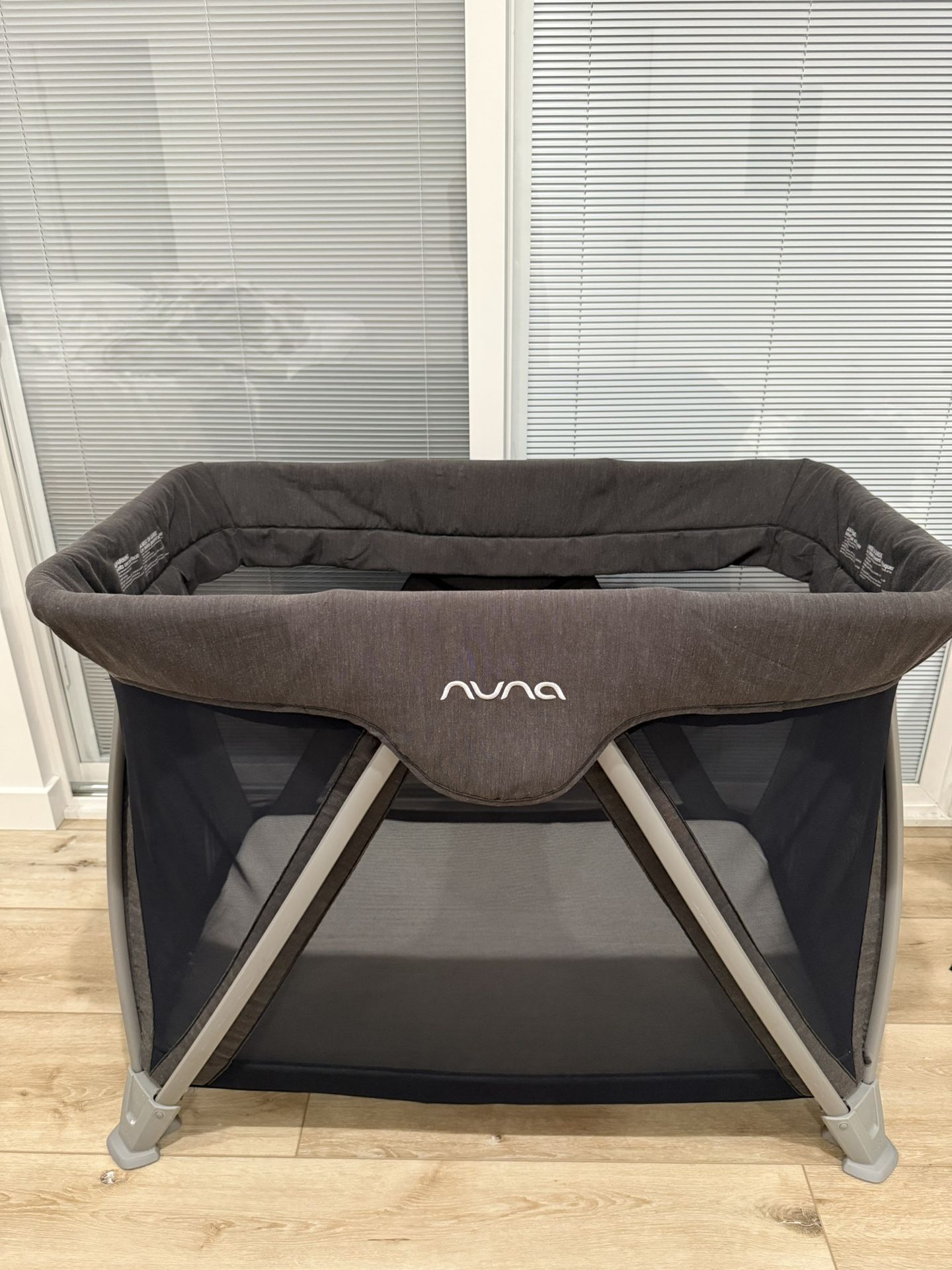 Nuna Crib & Play Yard