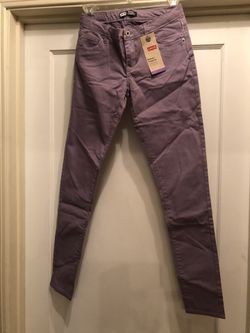 NEW Purple Levi’s Sateen legging. Children size 16 regular
