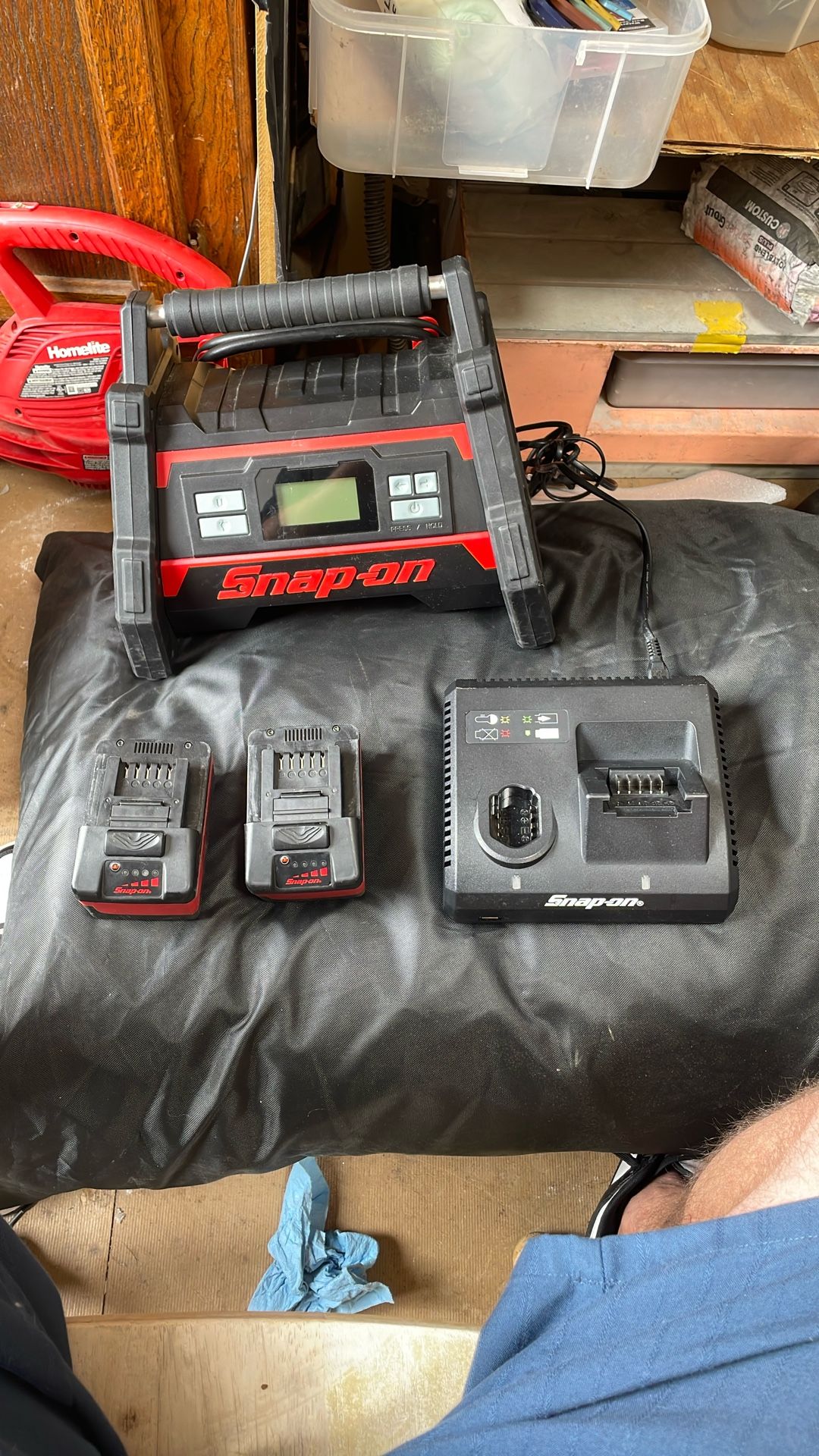 Snap-on Mobile/Air Compressor / Charger ,2 Batteries