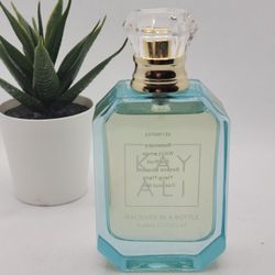 KAYALI 

MALDIVES IN A BOTTLE YLANG COCO | 20 Eau de Parfum

1.7 fl 