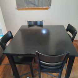 Dining Room Table w/ 4 Chairs 