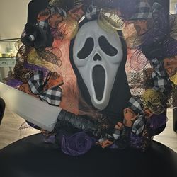 Scream Halloween Glow In Dark Knife Wreath