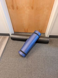Yoga Mat and Foam Roller Set - Excellent Condition / Home Workout