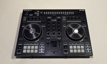 DJ Controller (Roland DJ 505)