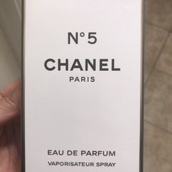 N5 Chanel Paris
