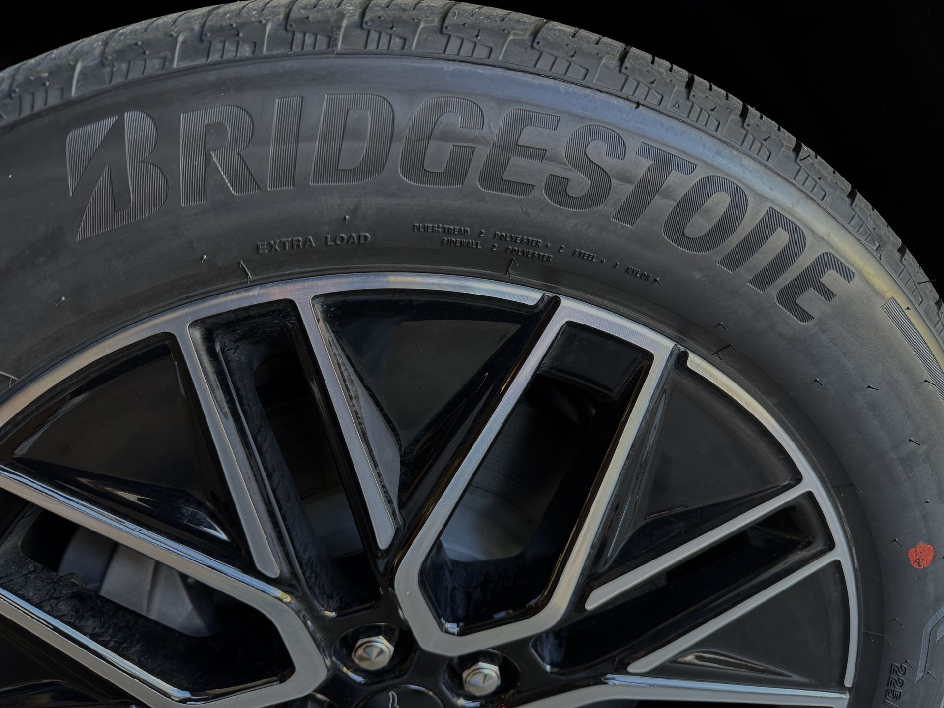 4 New Bridgestone Alenza enliten A/S 02 Tires 225/55/R19