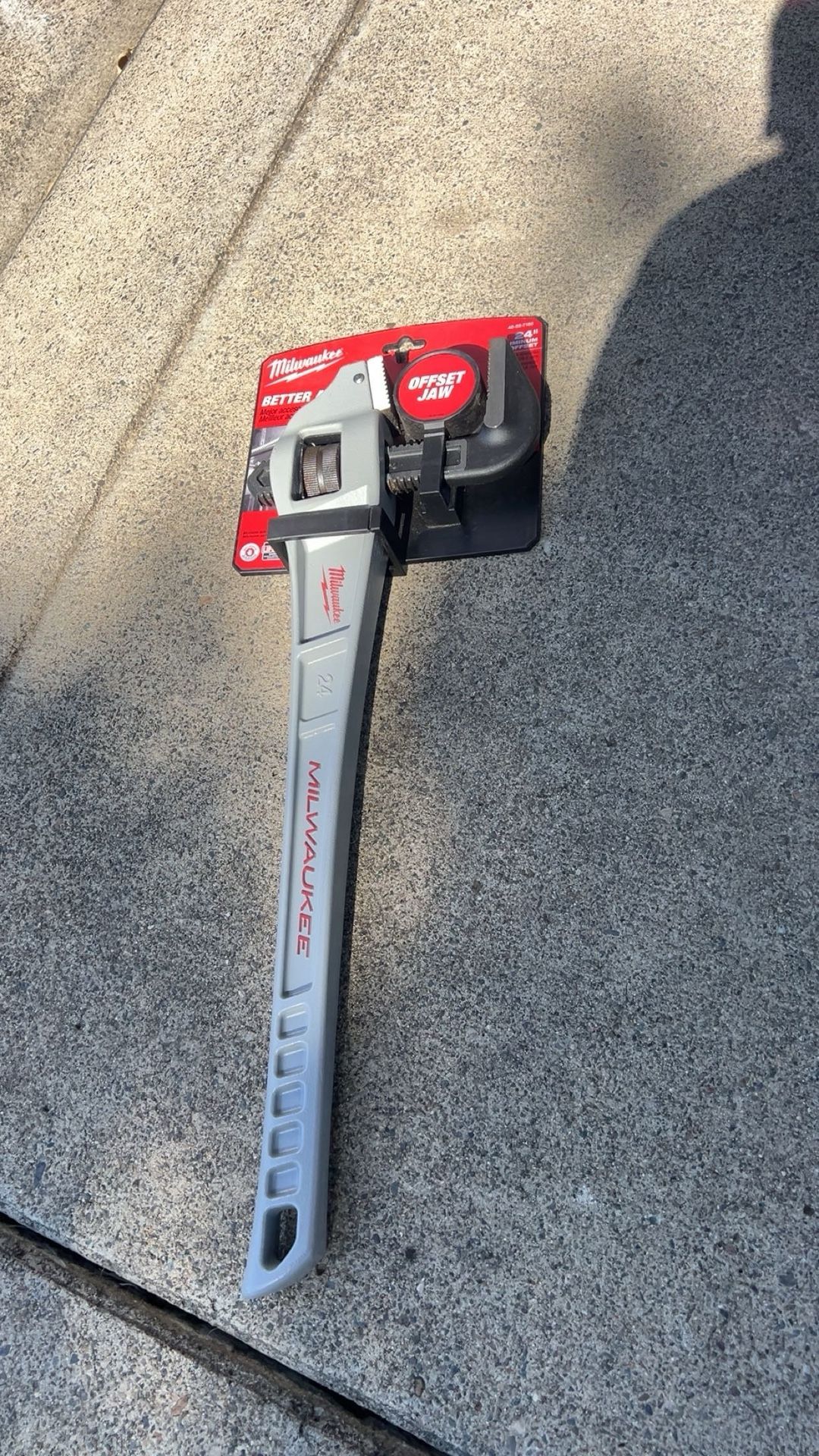 New Mikwaukee 24 in. Aluminum Offset Pipe Wrench $120