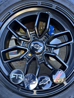 20” RTR CUSTOMS OFF ROAD RIMS WITH MUD TEREIN  TIRES LIKE NEW FITS CHEVY GM TRUCK OR SUV 6x139.7 READ FULL DESCRIPTION 