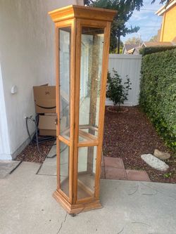 Corner hutch