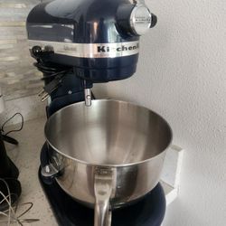 Epicurean Kitchen Aid Stand Mixer W/ Attachments 