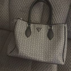 Guess Purse Brand New 