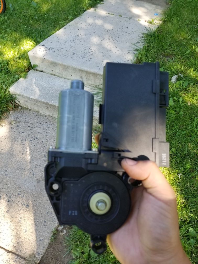 AUDI window motor driver side