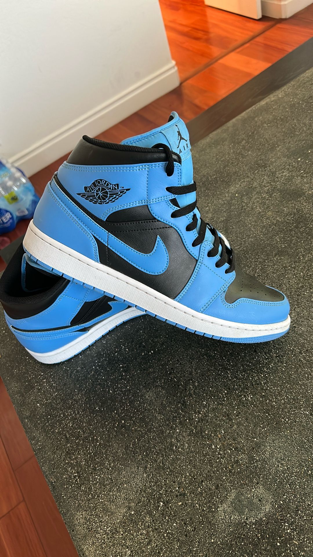Nike Air Jordan 1 Mid Jordan Retro