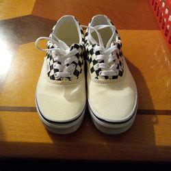 Cream/black  Boys Vans