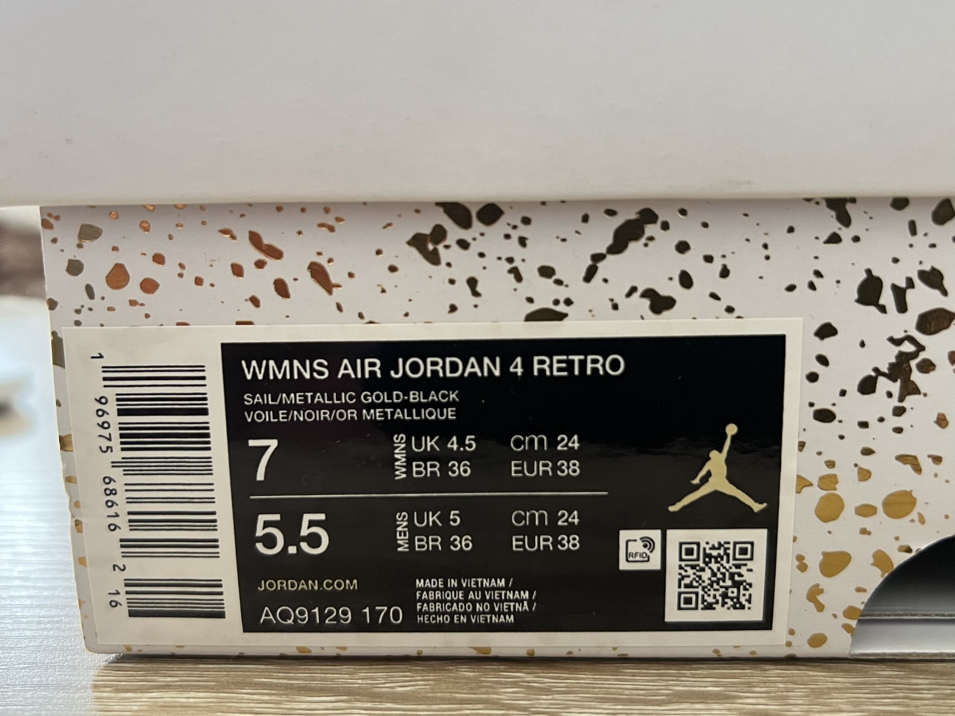 WMNS Air Jordan 4 Retro