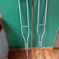 Free Crutches