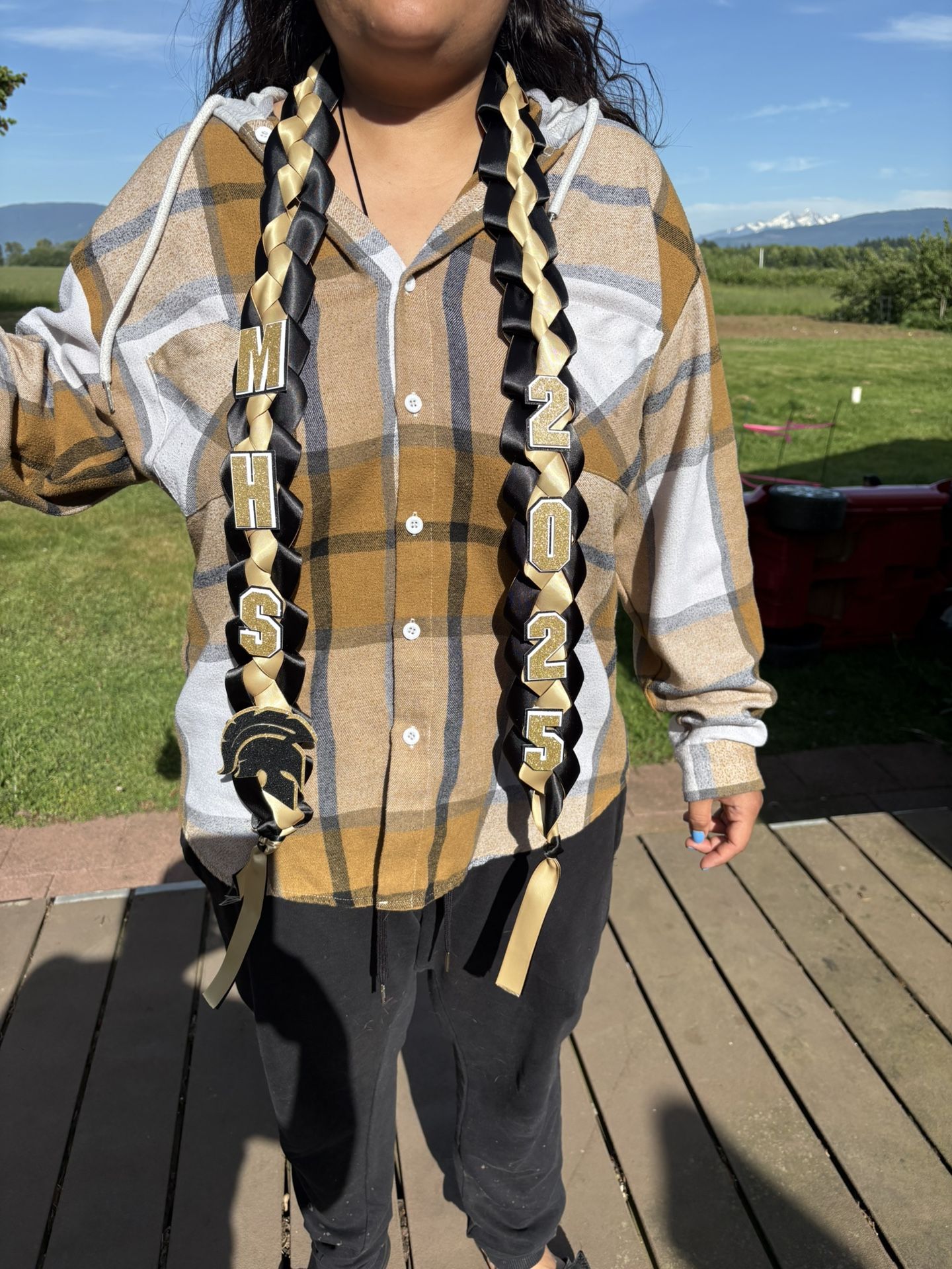 MHS Grad Lei