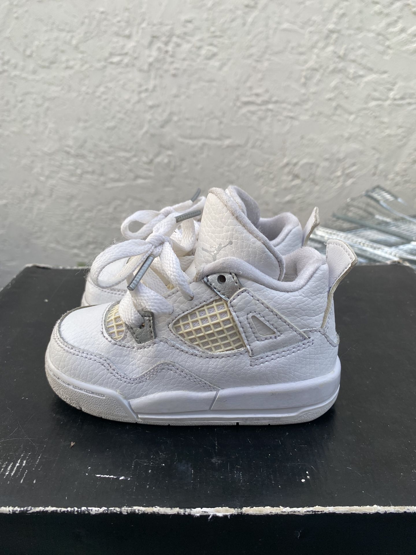 Size 6c - Jordan 4 Pure Money 2017