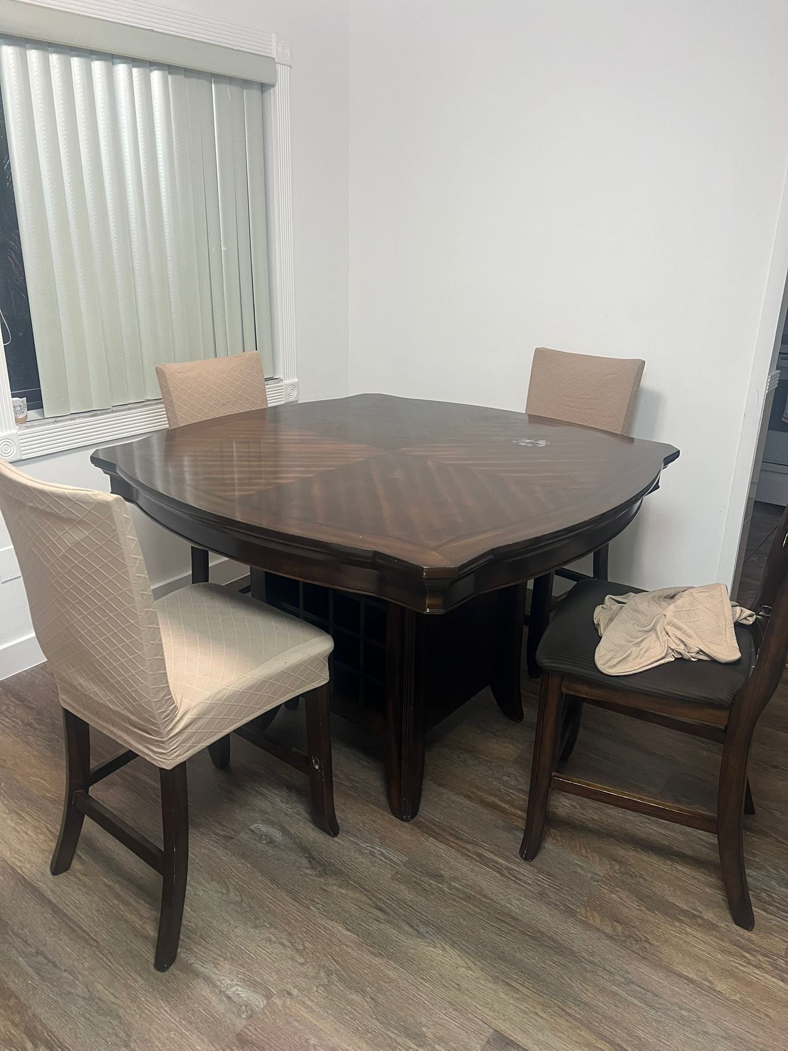 Comedor Gratis for Sale in Miami, FL OfferUp