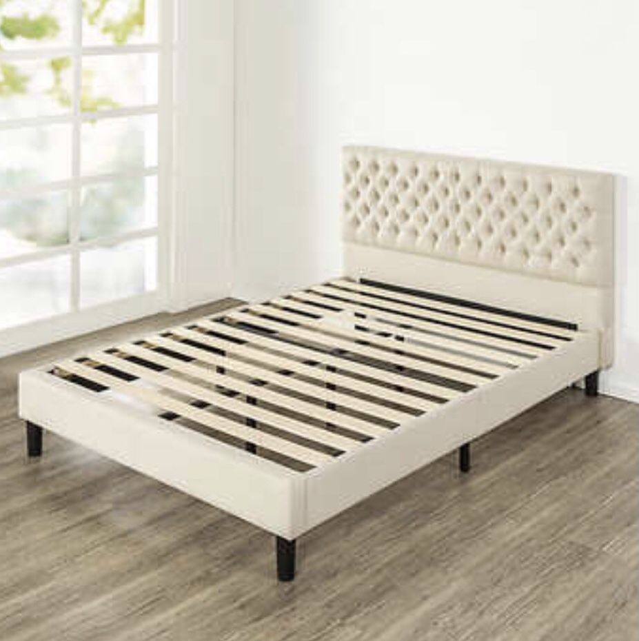 Queen Blackstone Grand Upholstered Button Tufted Platform Bed