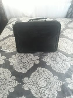 Universal laptop case