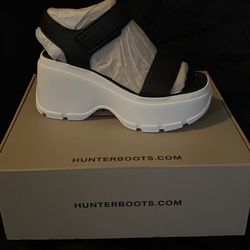 HUNTER BOOTS / PLATFORMS