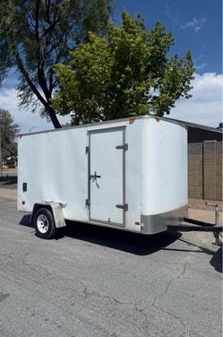 2009 Enclosed trailer