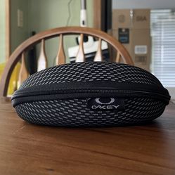 **CASE ONLY** Oakley Sunglasses Soft Shell Case - Black/Silver - Zippered 