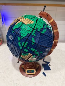 Lego Set 21332 The Globe