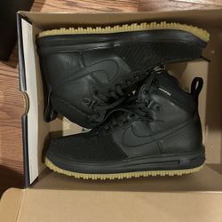 Nike Lunar Duckboot Size 12M