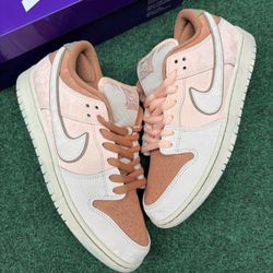 NIKE SB LOW TROCADERO GARDENS SIZE 9.5