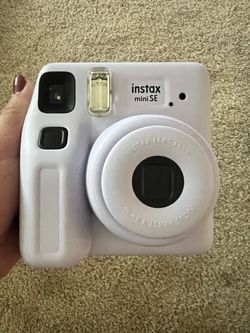 Instax Mini SE polaroid camera