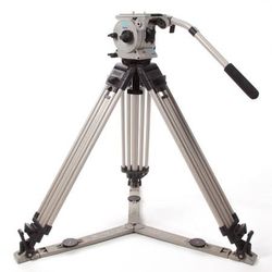 Vinten vision 10 fluid head and 2 stage aluminum tripod