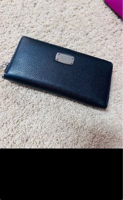 NWT Michael Kors Black Leather Zip-Around Wallet