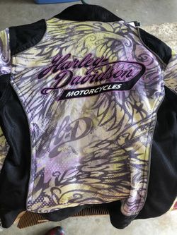 Harley jacket size S no rips