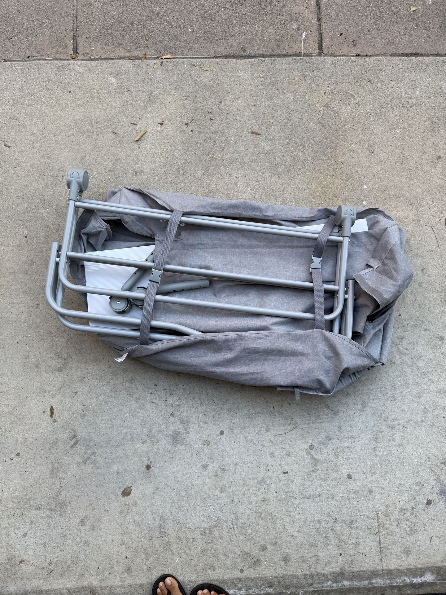 Sweeby Changing Table