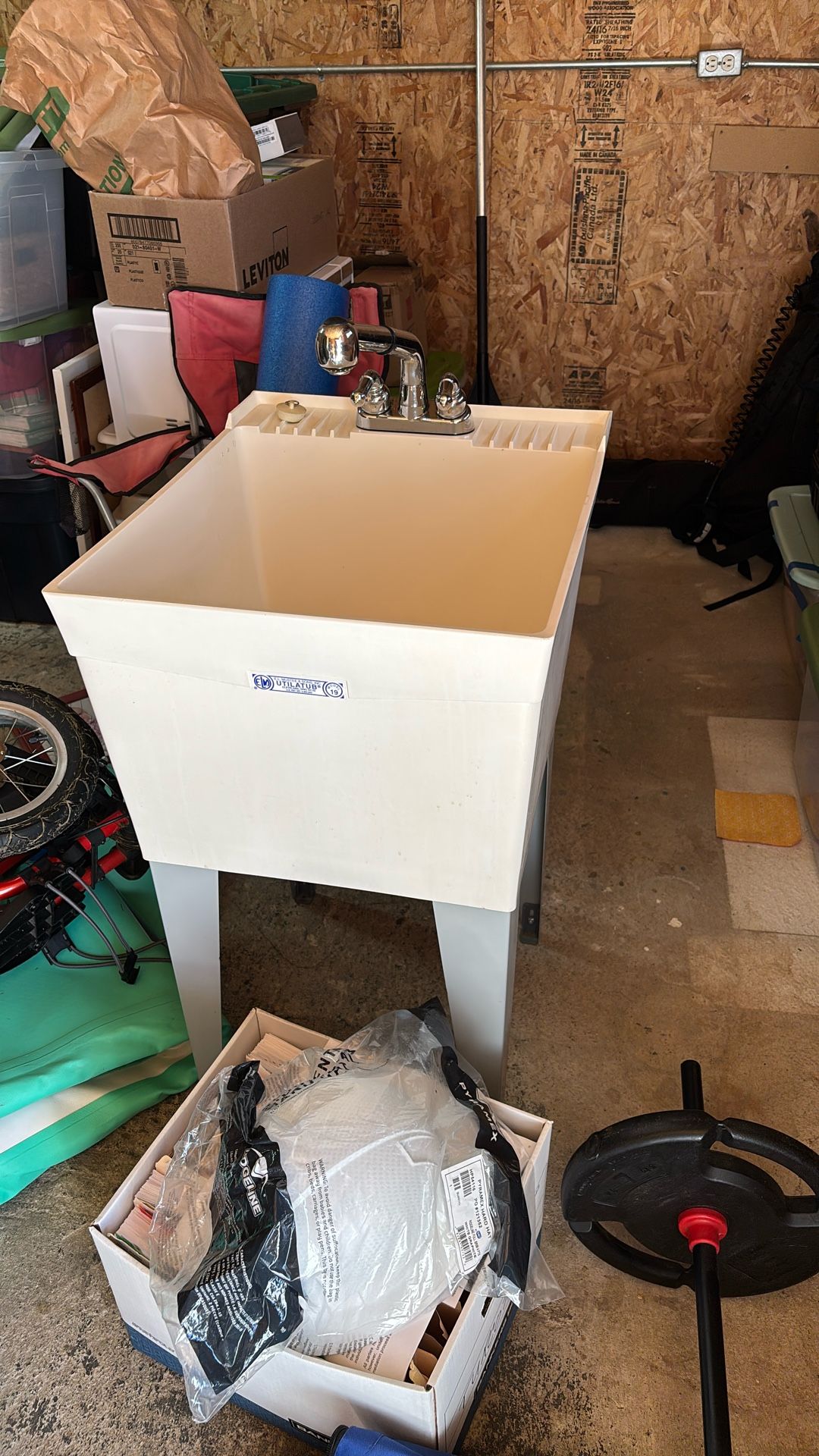 Utility sink