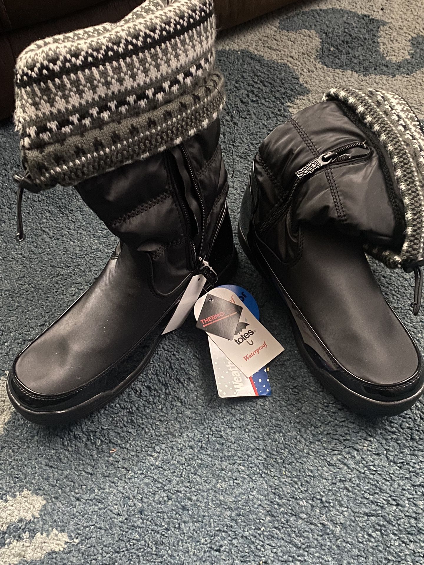 Tote Snow Boots Size 9, Black
