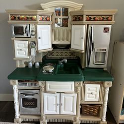 Play kitchen 