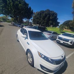 2012 Kia Optima 4 Dr Sedan.GDI engine..Loaded..