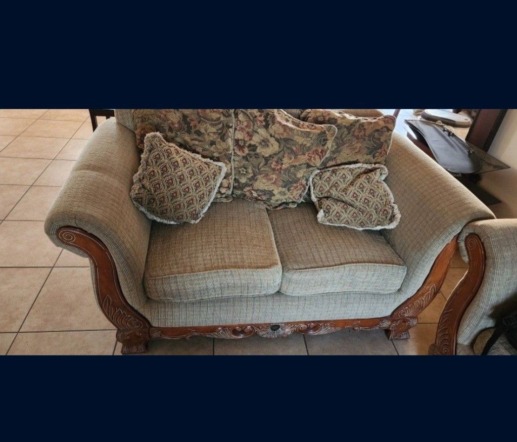 $80 Sofas 