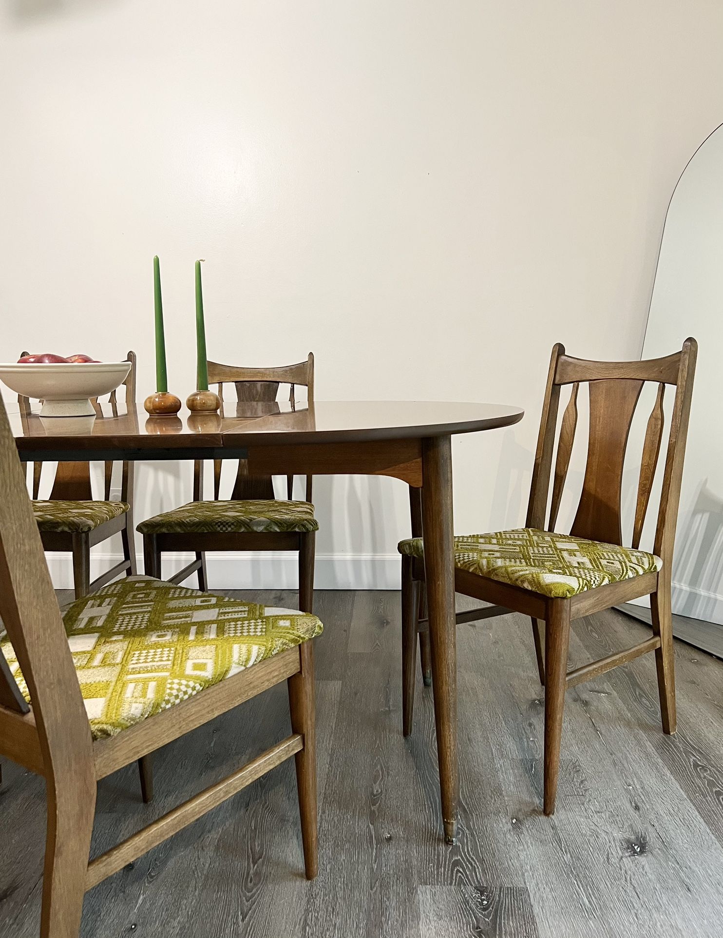 Vintage Mid Century Dining Set - 5 Dining Chairs & Extendable Dining Table