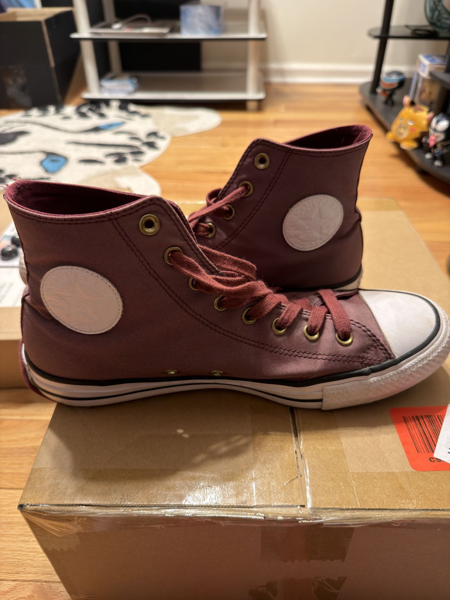 Converse Chuck Taylor All star High Size 11 Burgundy