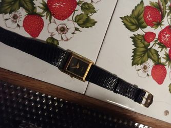 Unisex gucci watch