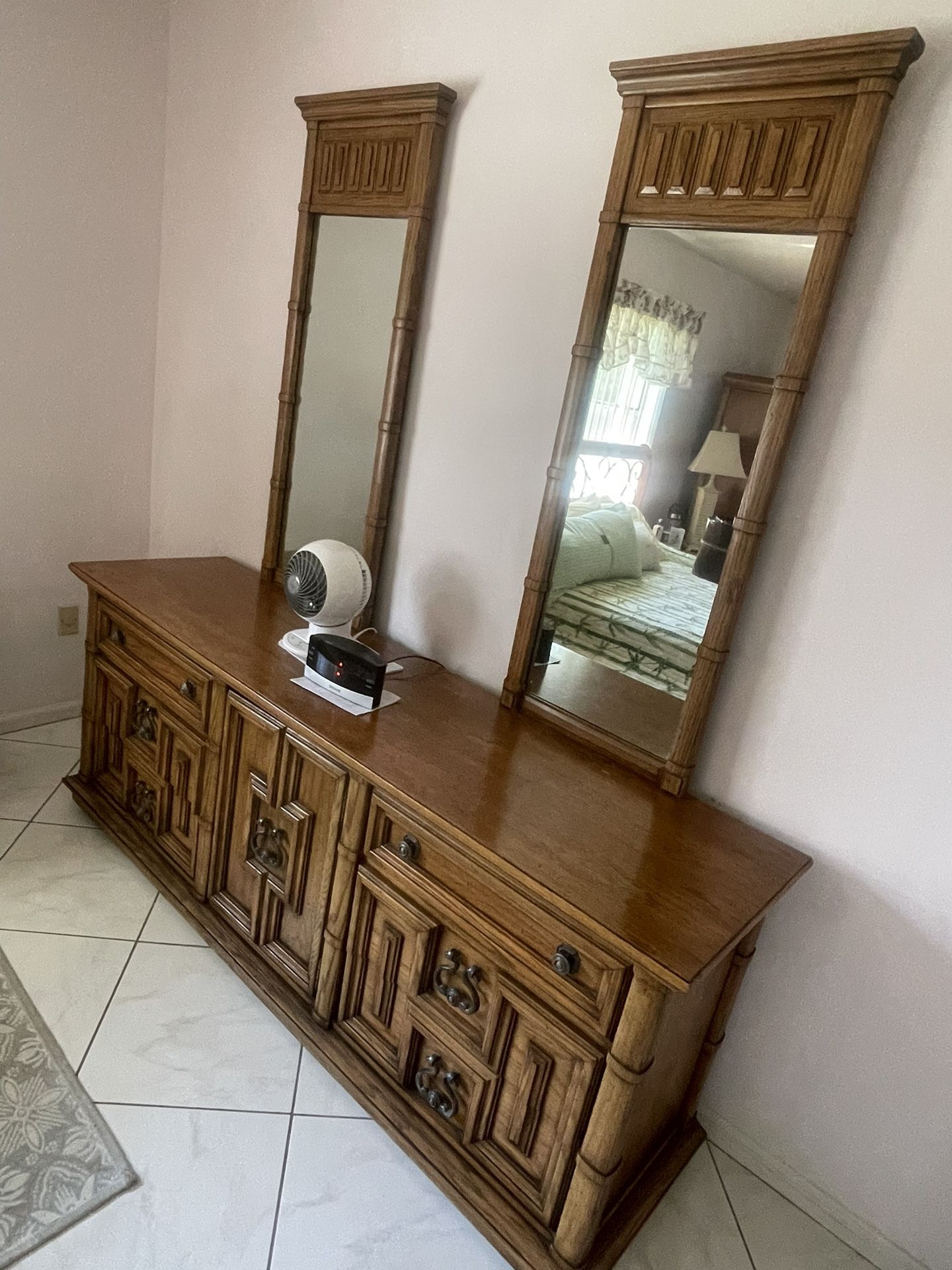 Authentic Thomasville Bedroom Set.