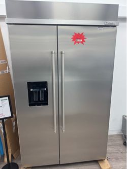 New excellent condition 48” kitchenaid stainless steel 1 year warranty